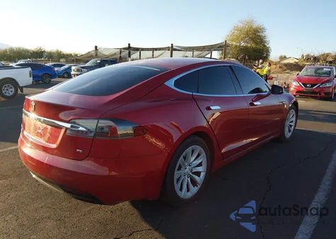 2016 Tesla Model S 60/70/75/85 z USA, uszkodzony, nr VIN 5YJSA1E17GF154634